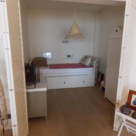 Residentie Westend With Frontal Sea View דירה *